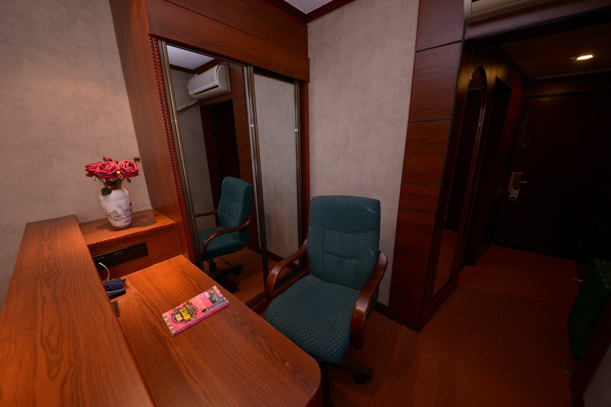 Harbin Bremen Train Station Hotel Buitenkant foto